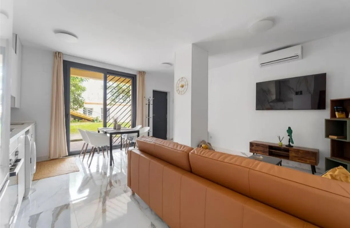 Casa Adela At Green Parrot Apartments At Carihuela Torremolinos 0*,  Spain
